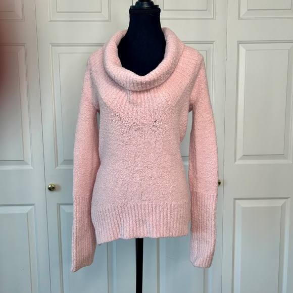 MODA International Pink Boucle Sweater with a Cowl Neck Size M - Picture 3 of 6